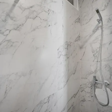 Daire Guestready - A Sunny Moment In Porto